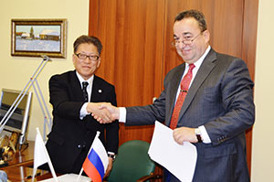 調印式の様子01